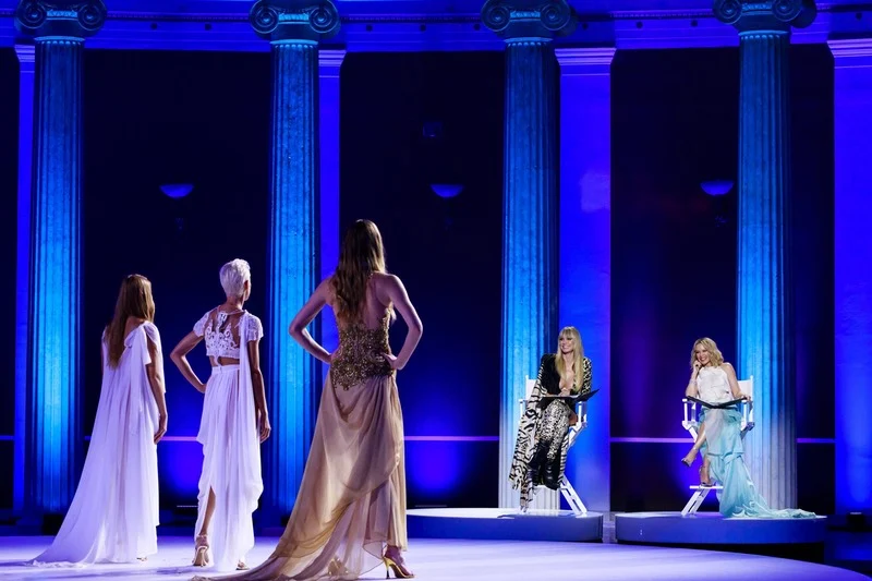 Heidi Klum mit Gastjurorin Kylie Minogue