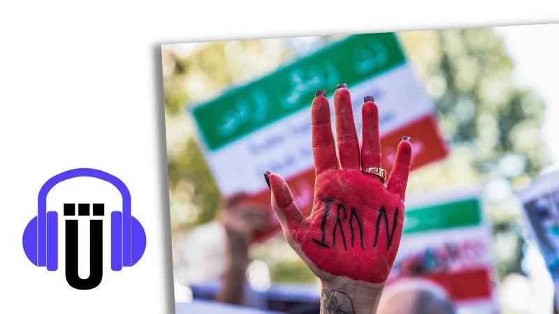 Szene bei Protest gegen das Regime der Islamischen Republik Iran
