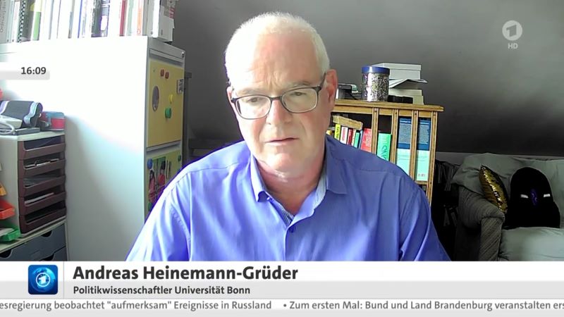 Andreas Heinemann-Grüder bei Tagesschau24 in einer Video-Schalte.