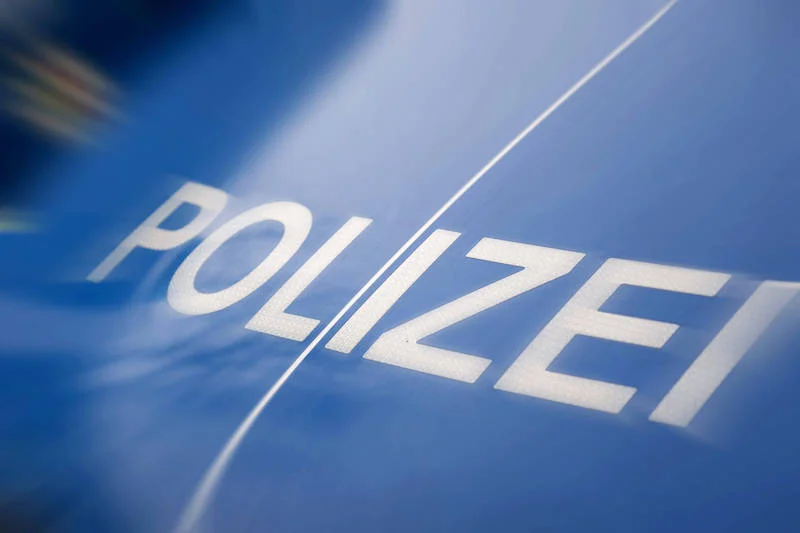 Motorhaube eines Polizeiautos