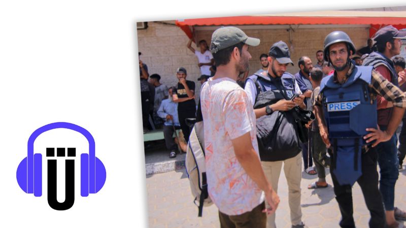 Zwei palästinensische Journalisten mit Pressewesten