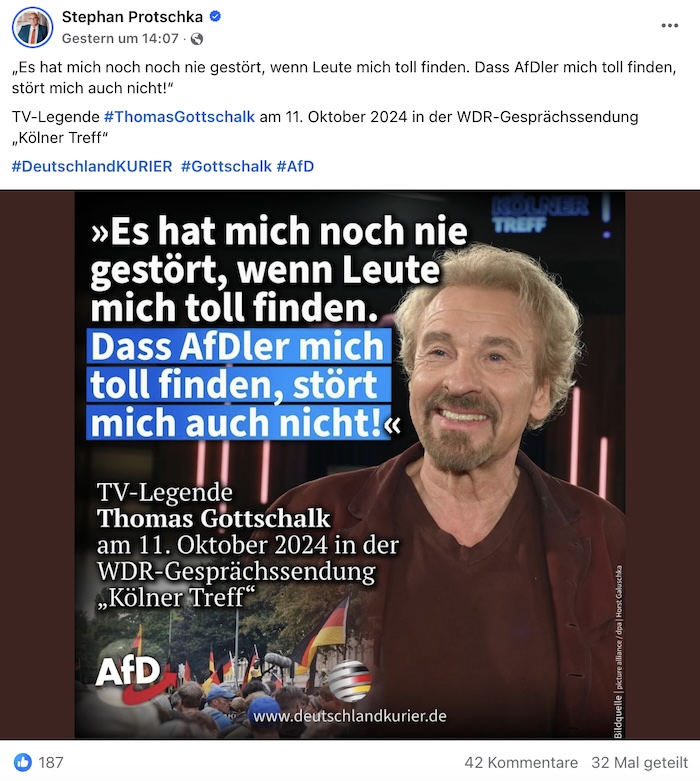 Stephan Protschka von der AfD Bayern präsentiert ein Zitat von Thomas Gottschalk.