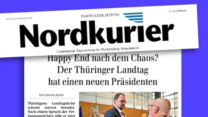 Titelkopf der Zeitung "Nordkurier" mit Ausriss eines Artikels vom 30.9.2024, Überschrift: "Happy End nach dem Chaos? Der Thüringer Landtag hat einen neuen Präsidenten".