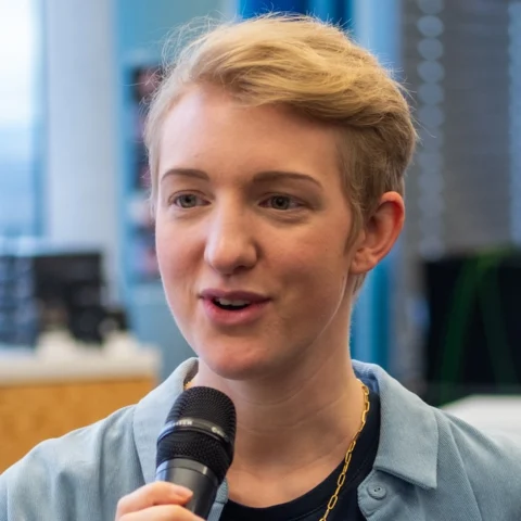 Die Datenjournalistin Kira Schacht