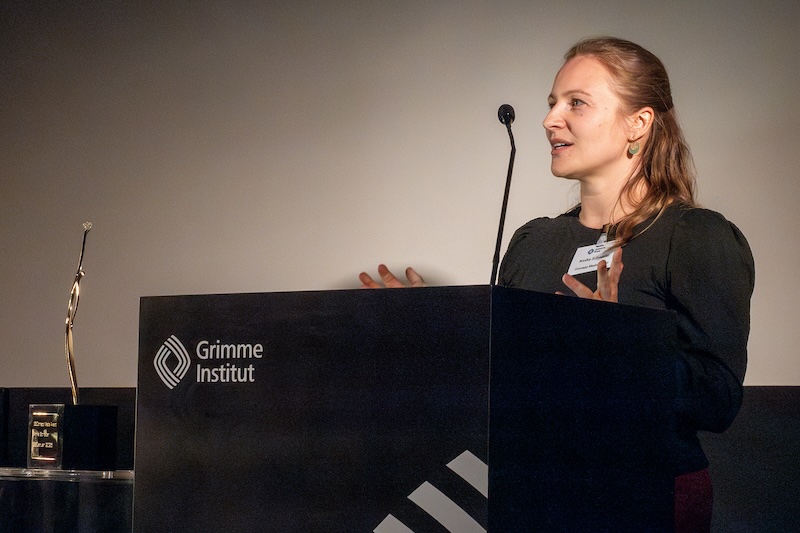 Annika Schneider am Rednerinnenpult bei der Preisverleihung des Donnepp Media Awards 2025 in Marl.