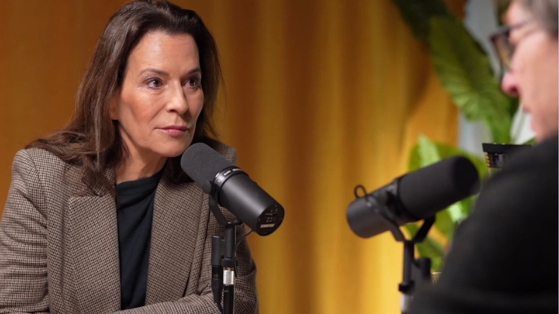 Politikjournalistin Anne Will im Podcast „Politik mit Anne Will“