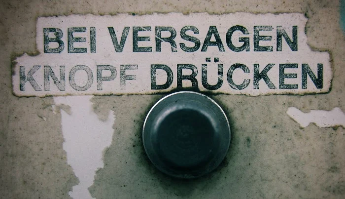 Bei Versagen Knopf drücken