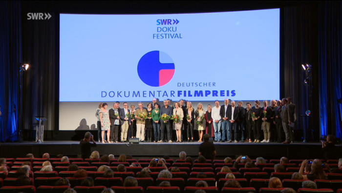 Gruppenbild aller Beteiligten des "SWR Doku Festivals" in Stuttgart