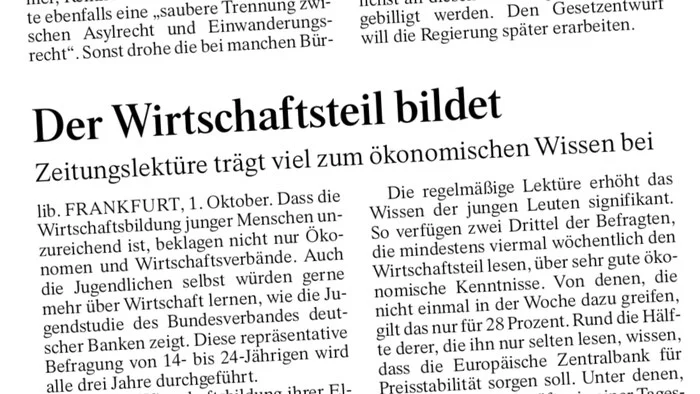 Der Wirtschaftsteil bildet. Zeitungslektüre trägt viel zum ökonomischen Wissen bei